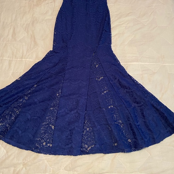 Beautiful blue lace mermaid Morgan & Co dress - Picture 3 of 4